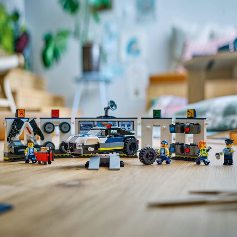 LEGO---City-Police---Garagem-Personalizada-Para-Carros-Da-Policia---60457-4