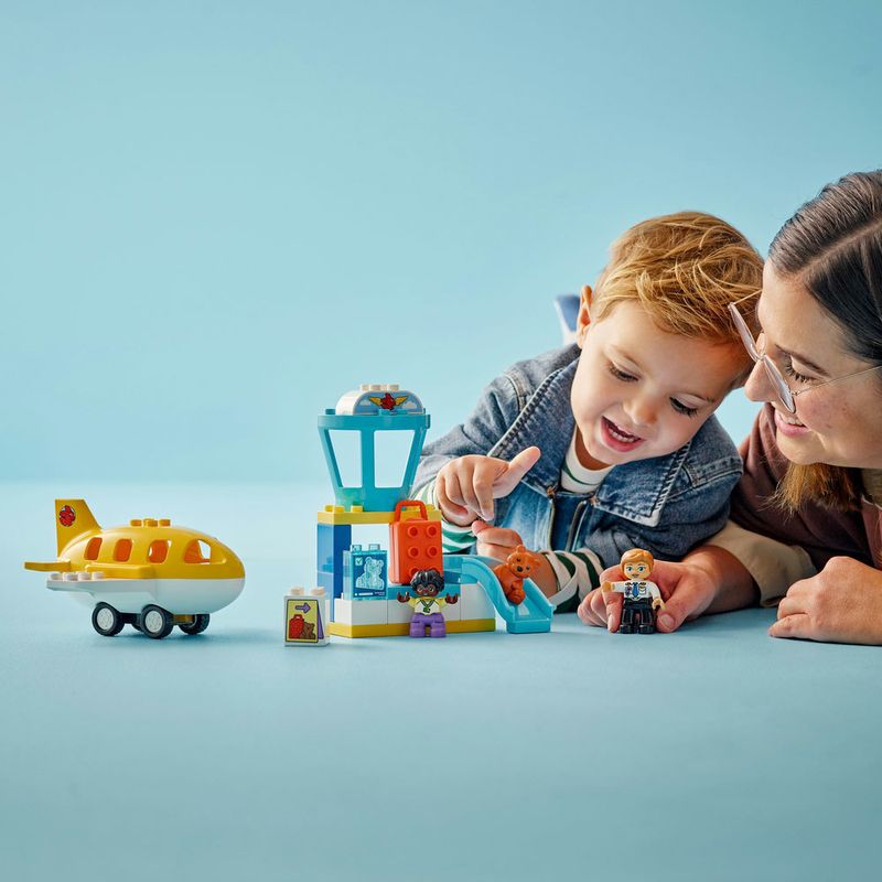 LEGO---DUPLO-Town---Primeira-Ida-ao-Aeroporto---10443-5