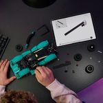 LEGO---Technic---Aston-Martin-Valkyrie---42208-3