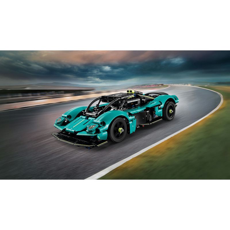 LEGO---Technic---Aston-Martin-Valkyrie---42208-12