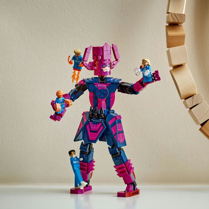 LEGO---Super-Heroes-Marvel---Quarteto-Fantastico-vs-Figura-de-Construcao-de-Galactus---76316-5