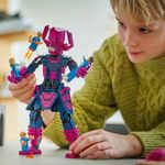 LEGO---Super-Heroes-Marvel---Quarteto-Fantastico-vs-Figura-de-Construcao-de-Galactus---76316-11