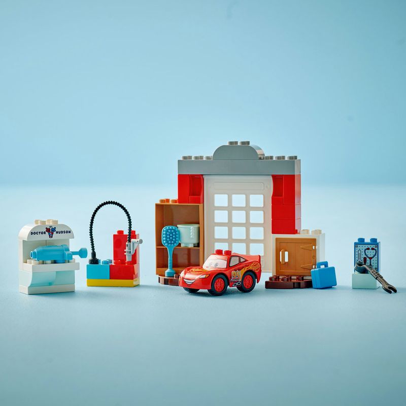LEGO---DUPLO-Disney-TM---Visita-de-McQueen-a-Garagem-do-Doc---10456-4