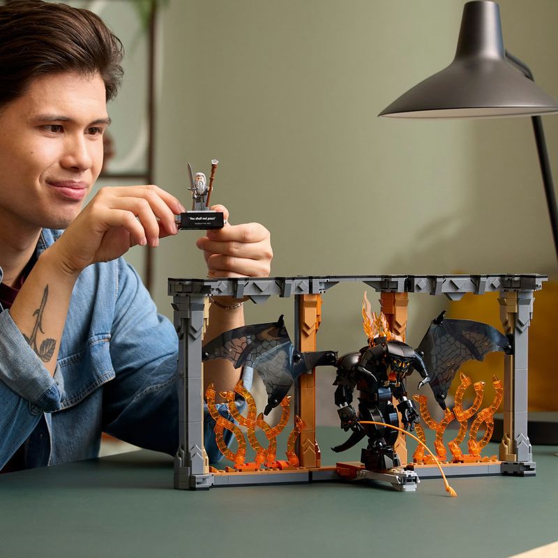 LEGO---Icons---O-Senhor-Dos-Aneis--Aparador-De-Livros-Do-Balrog---10367-5