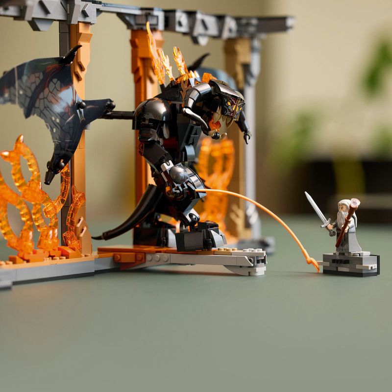 LEGO---Icons---O-Senhor-Dos-Aneis--Aparador-De-Livros-Do-Balrog---10367-10