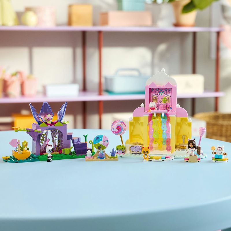 LEGO---Gabby-S-Dollhouse---Montanha-Dos-Doces-E-Jardim-Dos-Gatinhos---11205-4