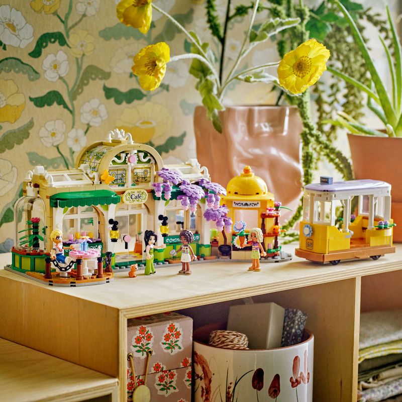 LEGO---Friends---Cafe-das-Plantas-e-Floricultura---42671-4