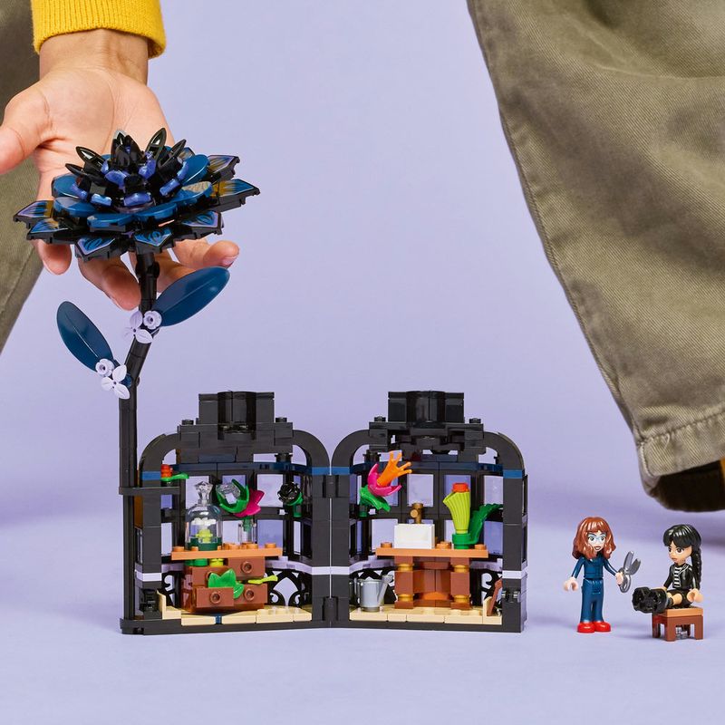 LEGO---Wandinha---Flor-De-Dalia-Negra---76784-4