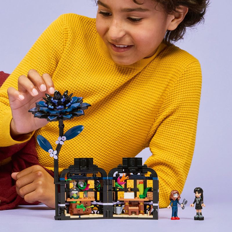 LEGO---Wandinha---Flor-De-Dalia-Negra---76784-5