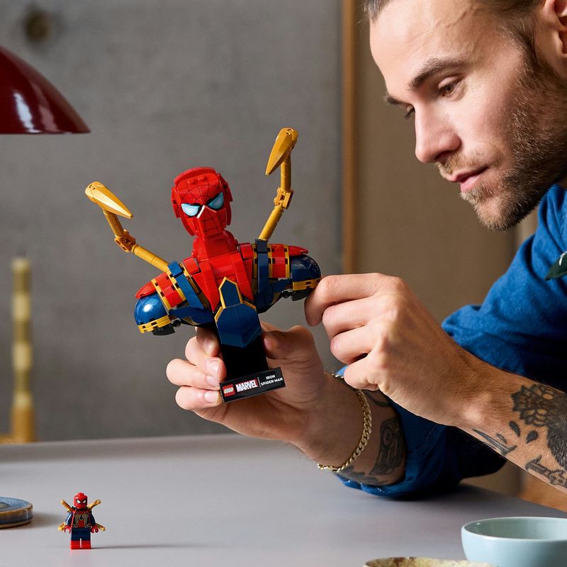 LEGO---Super-Heroes-Marvel---Busto-Do-Homem-Aranha-De-Ferro---76326-5