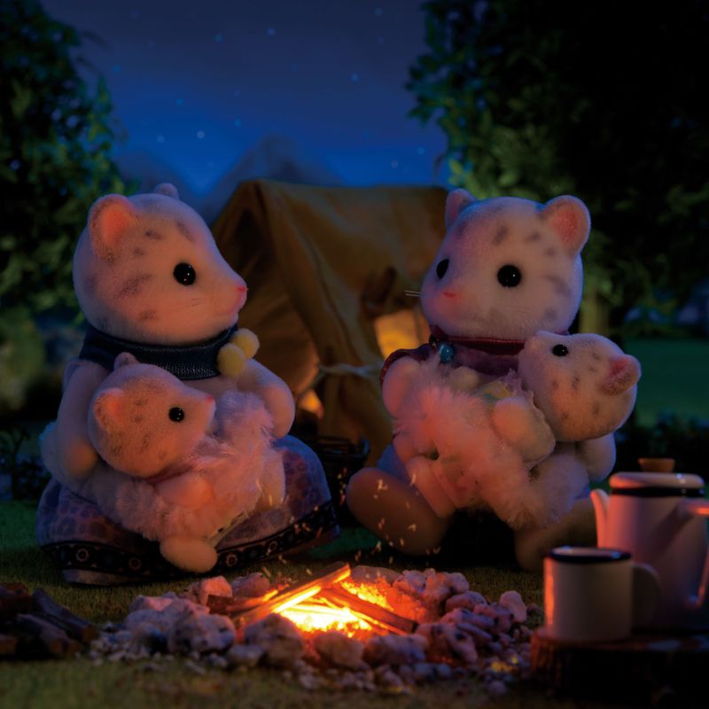 Sylvanian-Families---Conjunto-Familia-Dos-Leopardos----Da-Neve---Epoch-3