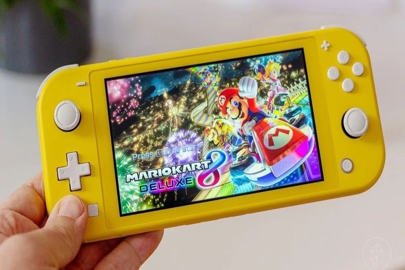 Console Nintendo Switch Lite, 32GB, Amarelo - PBKIDS Brinquedos