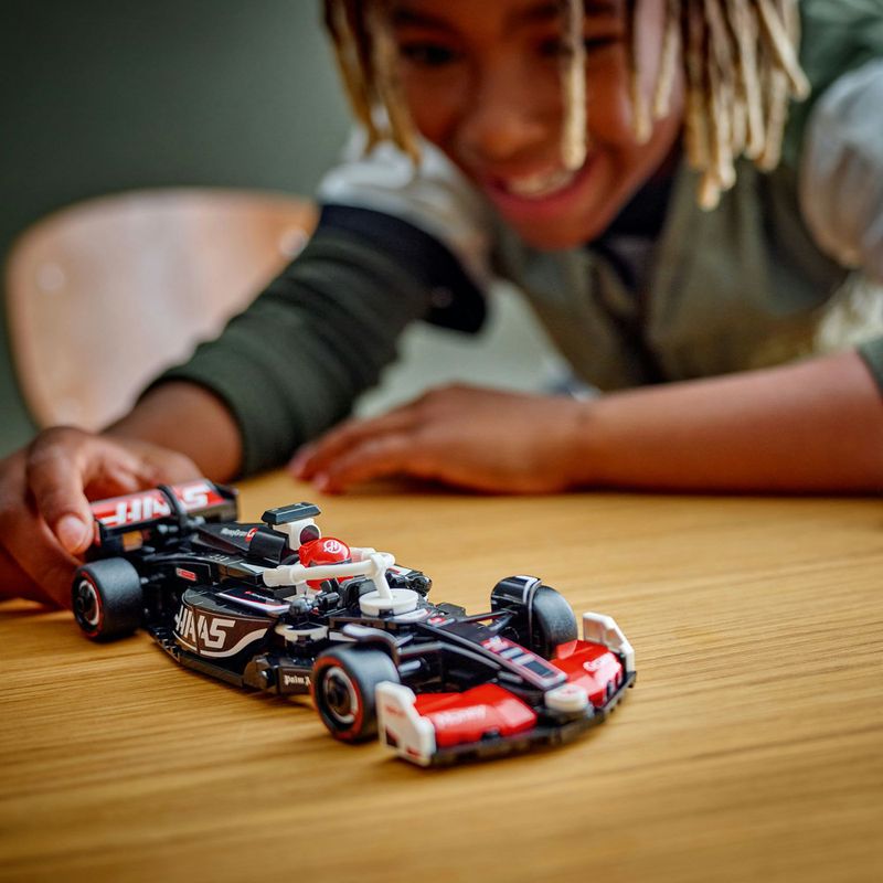 LEGO---Speed-Champions---Carro-de-Corrida-MoneyGram-Haas-F1-Team-VF-24---77250-8
