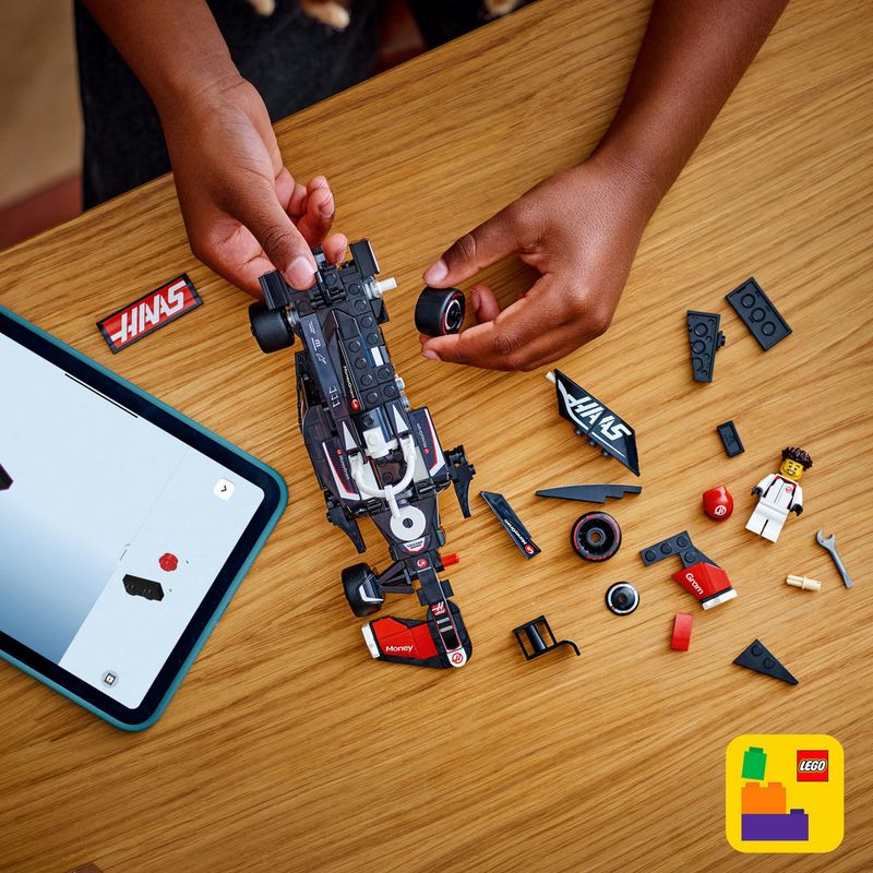 LEGO---Speed-Champions---Carro-de-Corrida-MoneyGram-Haas-F1-Team-VF-24---77250-11