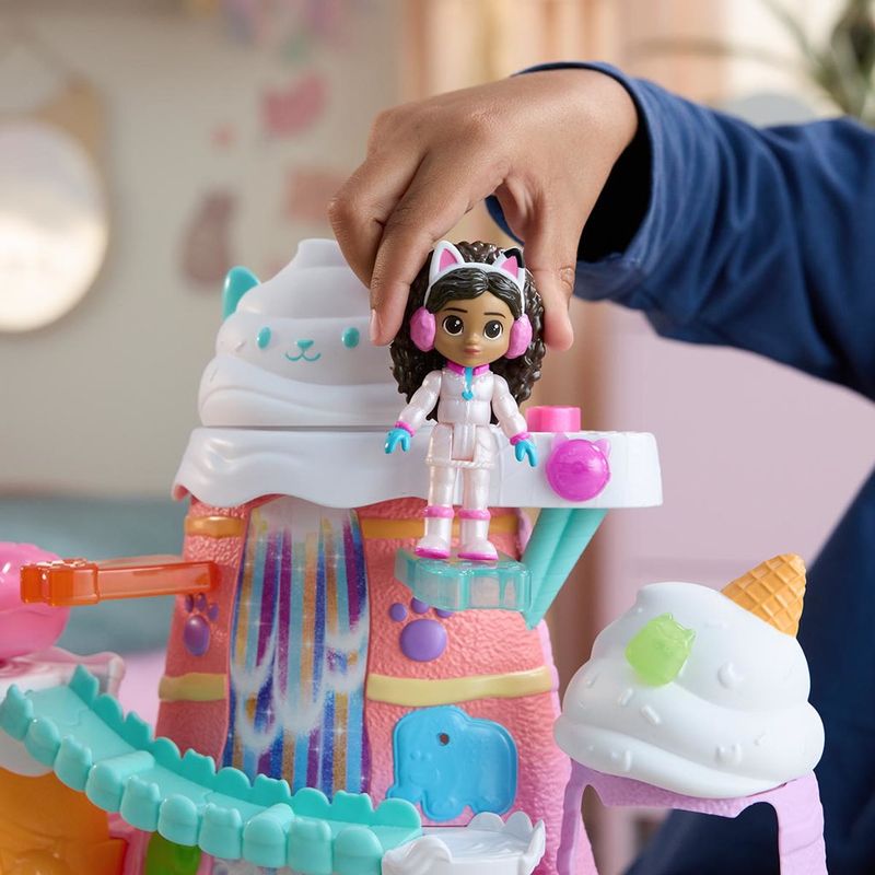 Playset---Filme---Gabby-S-Dollhouse---Fabrica-De-Doces---Sunny-4